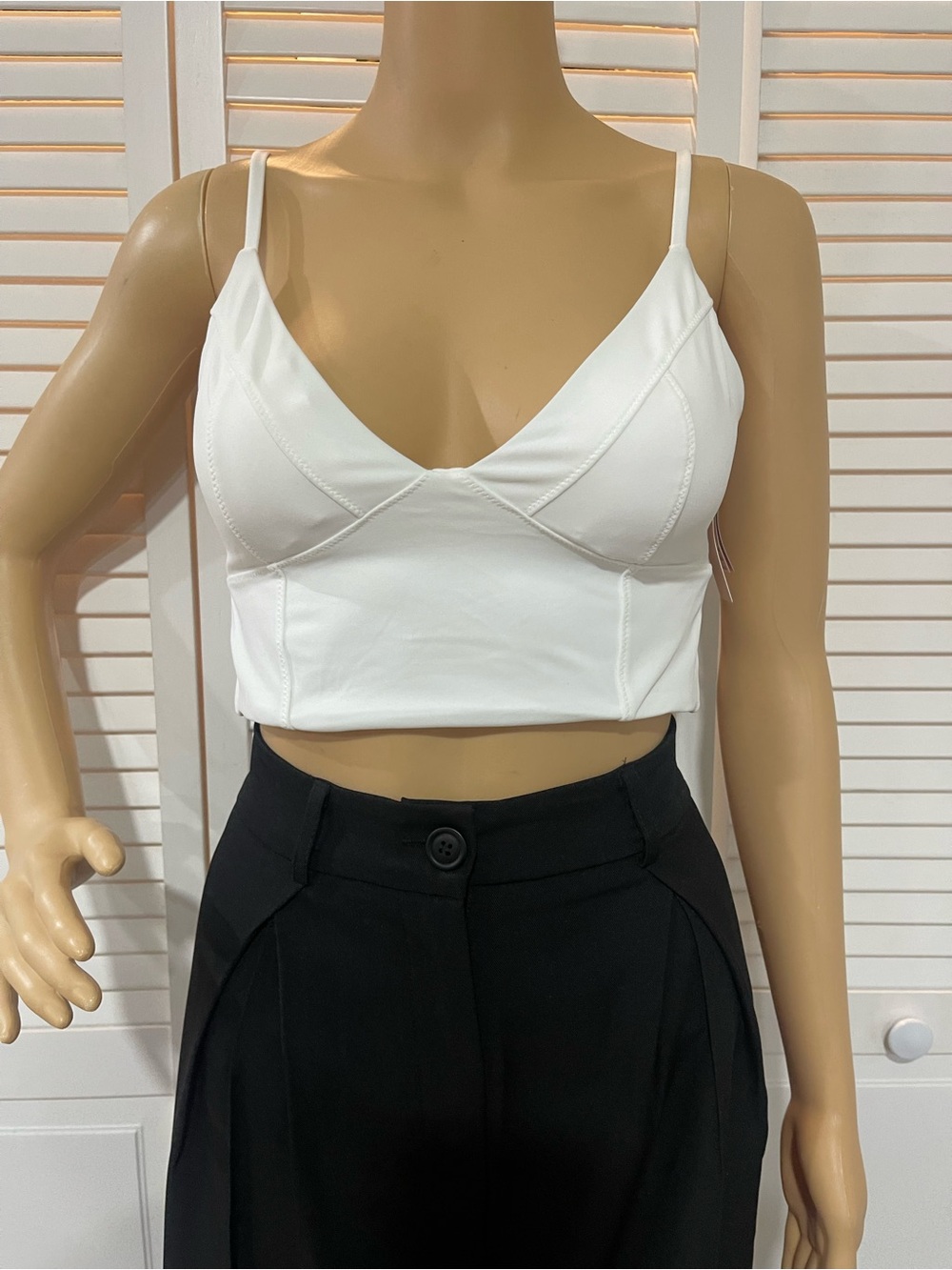 Victoria's Secret White Cropped Camisole - Picture 2 of 7